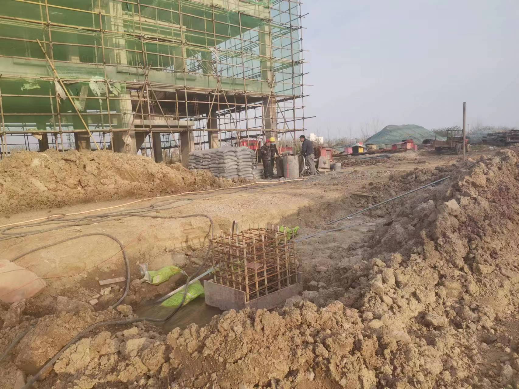 琼山当桥梁出现裂缝的时候应该及时加固修补